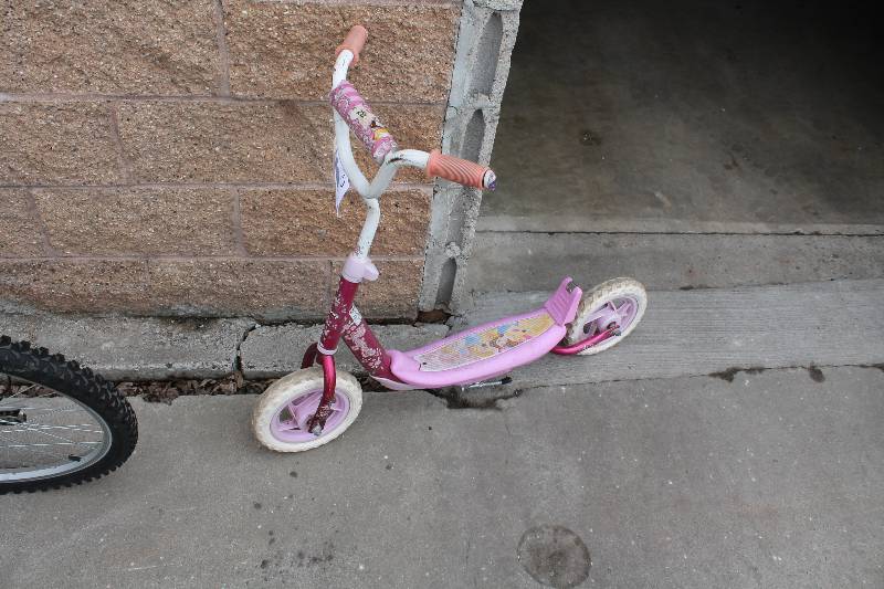lot 65 image: Scooter
