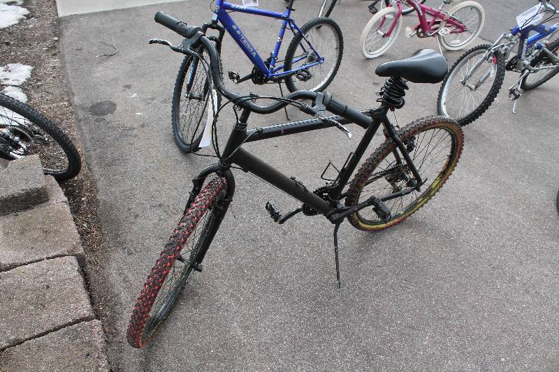 lot 81 image: Trail Bike with Black 21in. Frame, 20in. Wheel