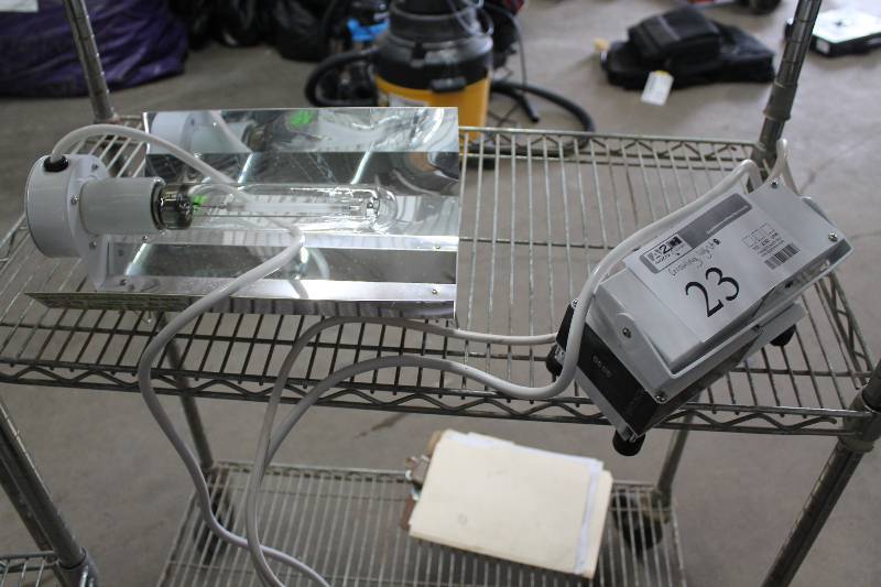 lot 23 image: Budget Grow Lights High Pressure Sodium Plant Grow Lamps