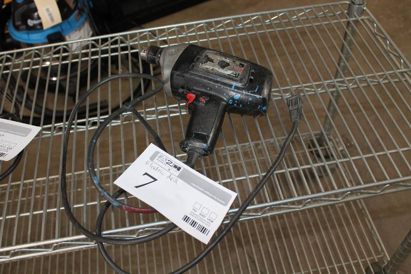 lot 7 image: Electric Drill w Key Chuck