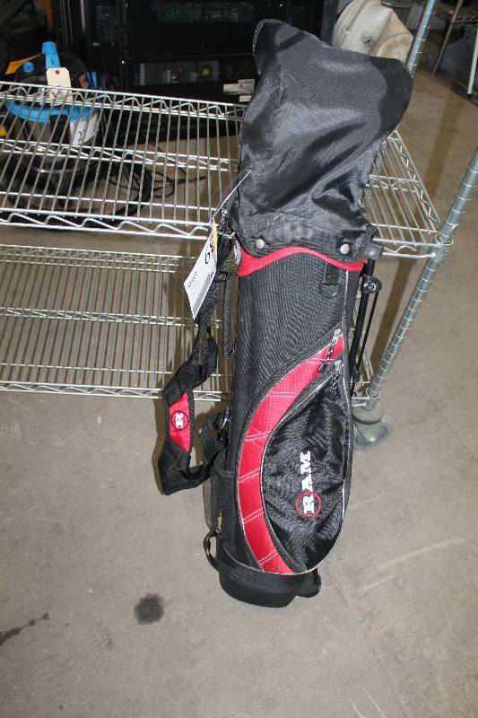 lot 39 image: Axial TI Matrix Golf Club Set w Bag, Stand