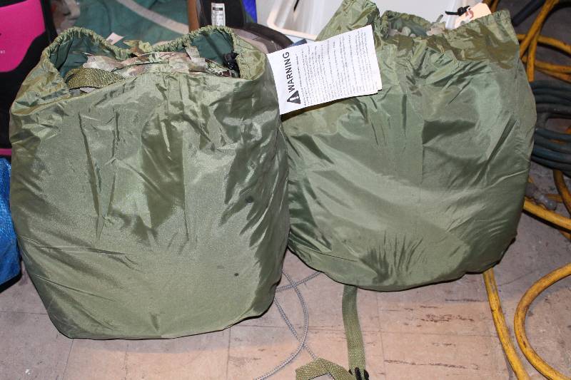 lot 603 image: Lot of (2) Camouflage Tents w Carry Bag
