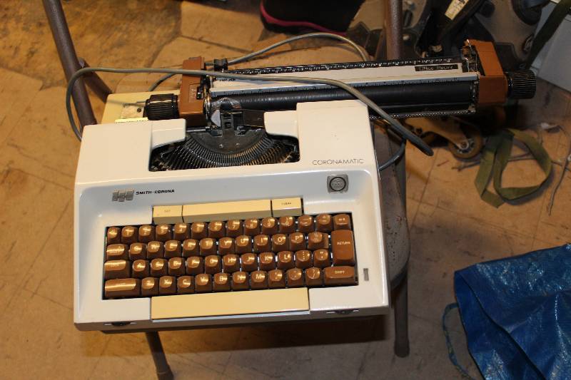 lot 609 image: Smith-Corona Coronamatic  Electric Typewriter