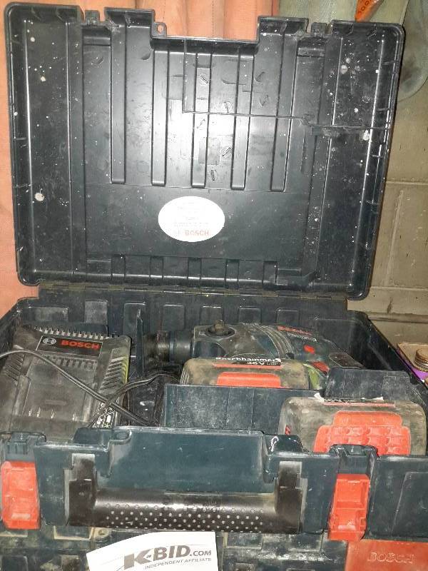 lot 115 image: Bosch rotary Hammer  2, 36v batteries, 1charger