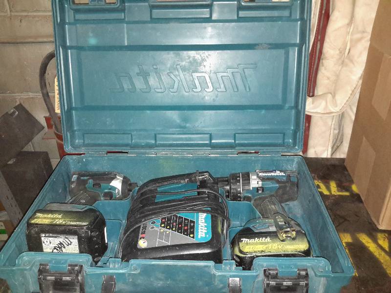 lot 120 image: Makita cordless drill, 1 Makita Impact driver, 2, 18 v Batteries, 1 charger