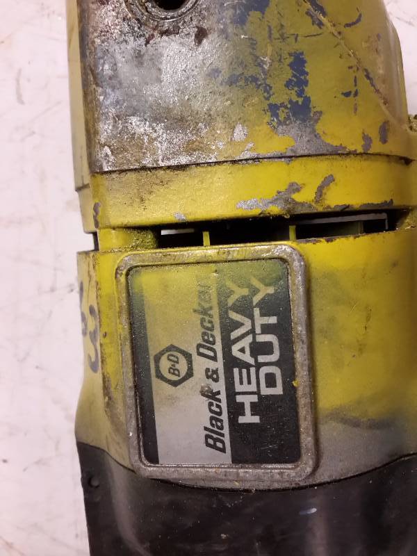 lot 98 image: Black and Decker 12 in Heavy Duty END HDL Drill