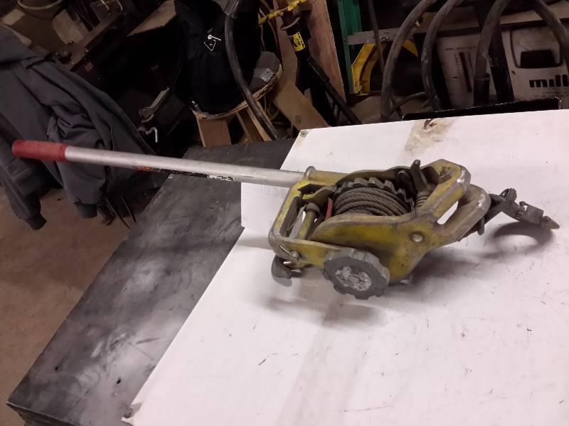 lot 99 image: Ratchet Puller