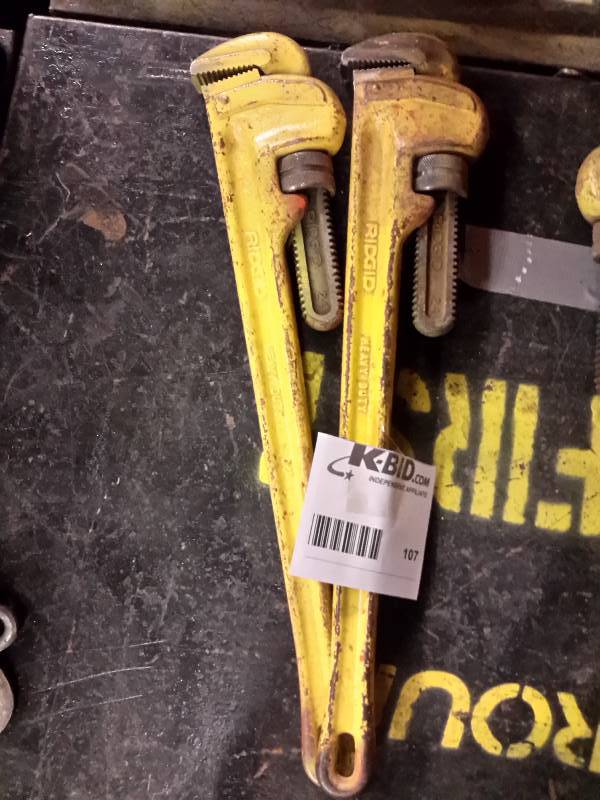lot 107 image: 2 Rigid, 24in Pipe Wrenches