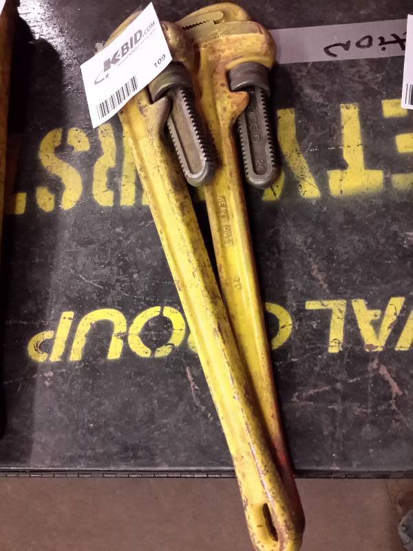 lot 109 image: 2 Rigid, 24in Pipe Wrenches