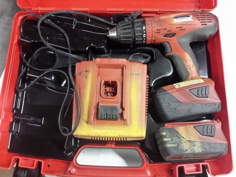 lot 24 image: Hilti Cordless drill  SF18A  2, 18 V Batteries.. 1 Charger