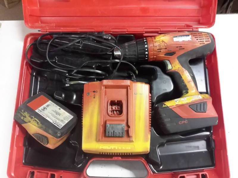 lot 26 image: 1 Hilti Cordless Drill  SF18 A  2, 18 V Batteries.. 1 charger