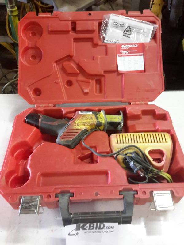 lot 84 image: Milwaukee Hawekzall Reciprocating Saw  1,  12v Battery , 1 charger