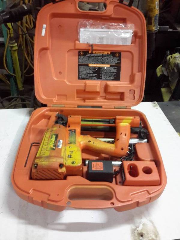 lot 66 image: Paslode, Impulse Staple Driver,   1 Charger, 2 Batteries