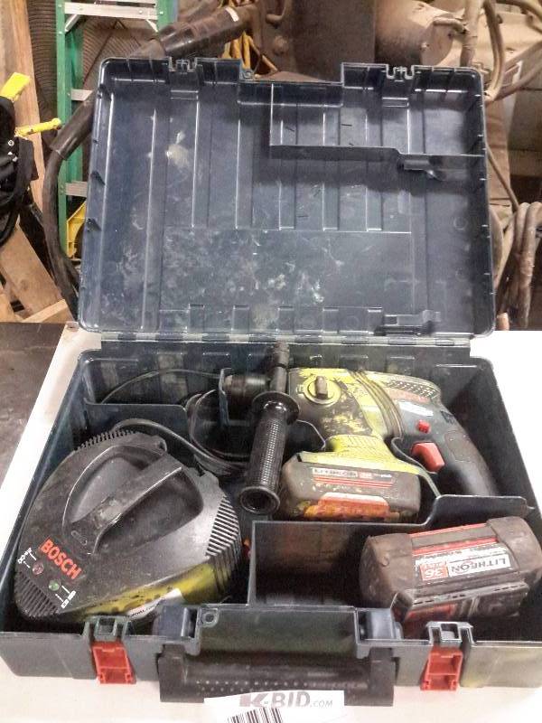lot 71 image: Bosch Rotary HammerHammer Drill  2, 36V Batteries, 1 Charger
