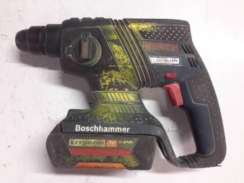lot 73 image: Bosch Rotary HammerHammer Drill  2, 36V Batteries, 1 Charger