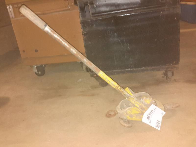 lot 20 image: Ratchet Puller