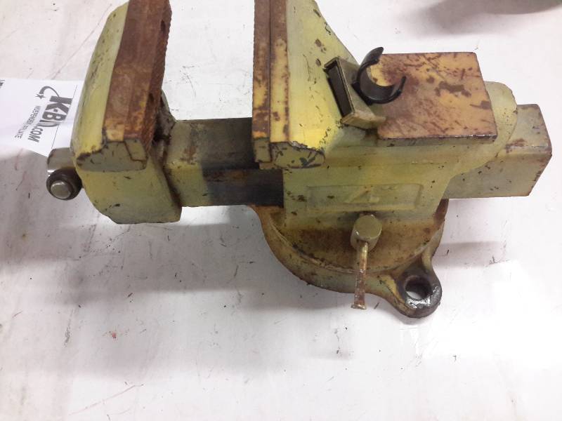 lot 44 image: Larin Table Vise, no dim