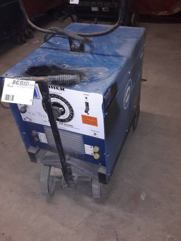 lot 3 image: Dialarc, 250 - ACDC Arc Welding Power Source