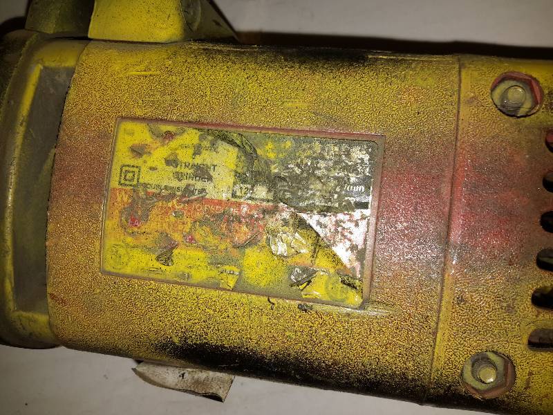 lot 8 image: Milwaukee, Heavy Duty 5 in Straight Grinder