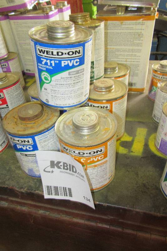 lot 134 image: 8 cans of Plumbing Primers