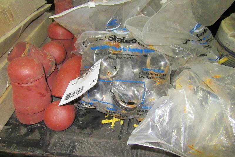 lot 237 image: Weldable pipe Joints and Caps.. See pictures