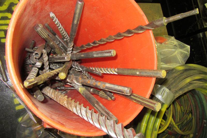 lot 152 image: Large Bucket of auger bits.