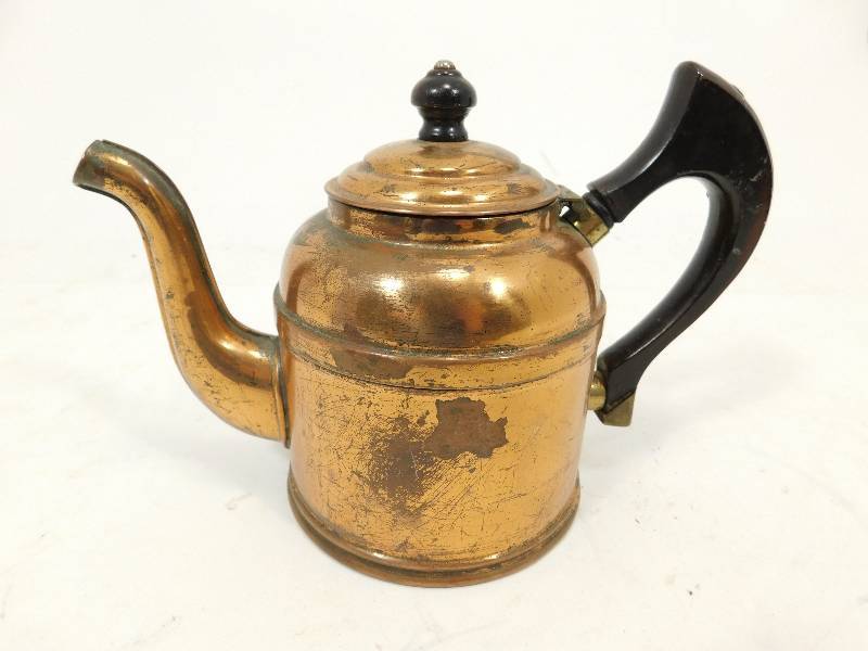 lot 43 image: Copper Tea Kettle