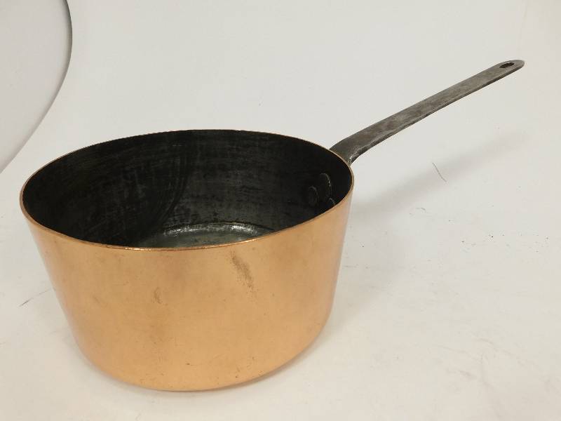 lot 47 image: Large Copper Kettle