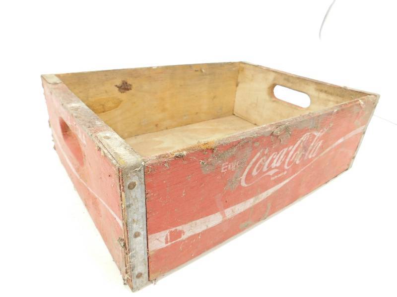 lot 58 image: Vikings Coca Cola Crate