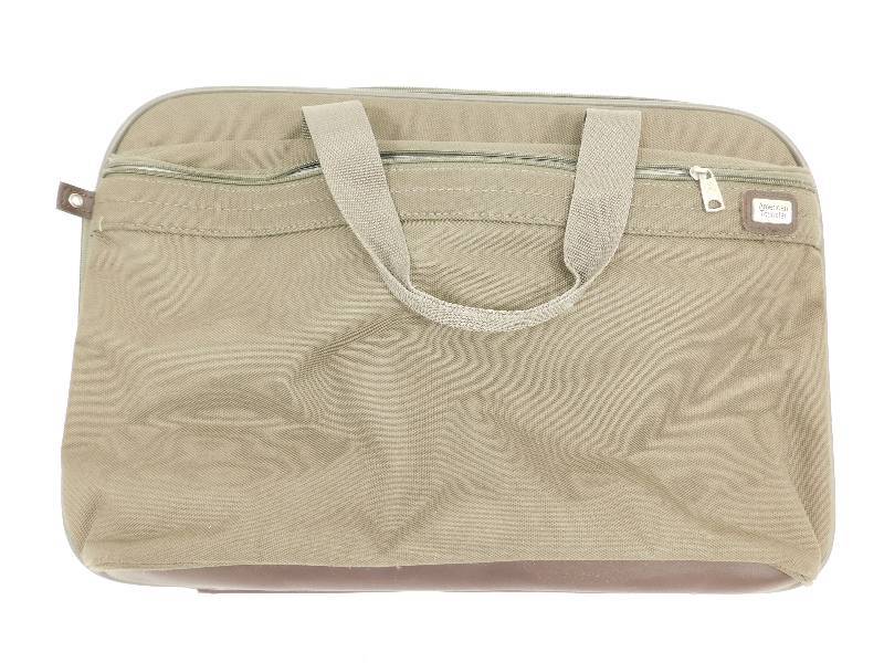 lot 87 image: American Tourister