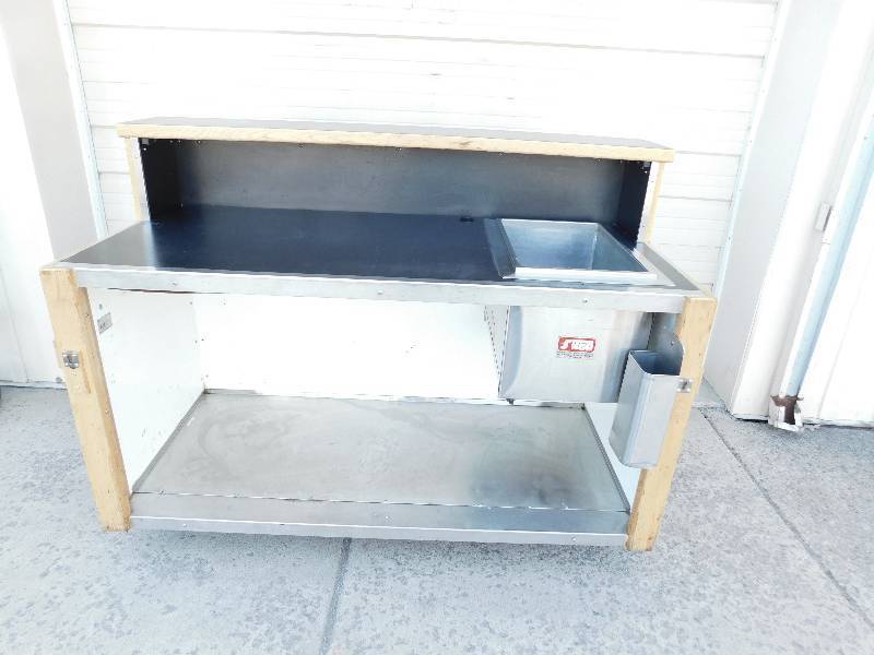 lot 63 image: Man Cave Portable Bar