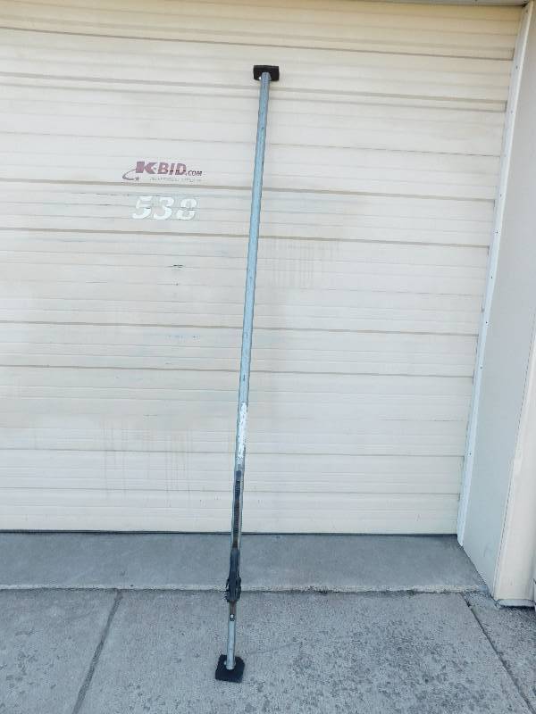 lot 96 image: Internal Load Bar Jack Style