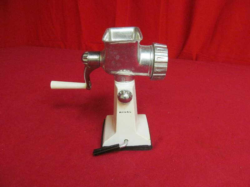 lot 59 image: Rival food chopper