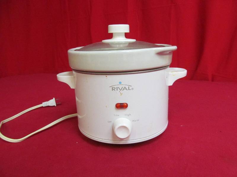 lot 60 image: Rival Crockpot