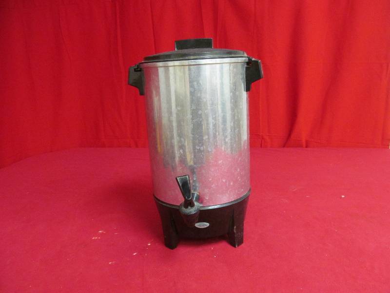 lot 69 image: Westbend coffee maker