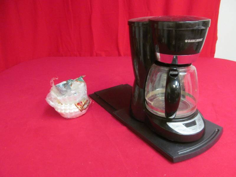 lot 70 image: Black Decker coffee maker