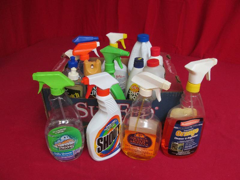 lot 73 image: cleaning supplies