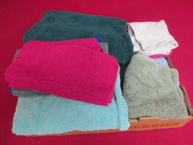 lot 79 image: towels