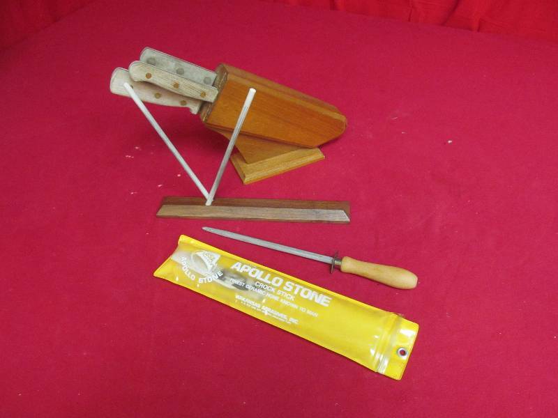 lot 80 image: sharpeners, knife set