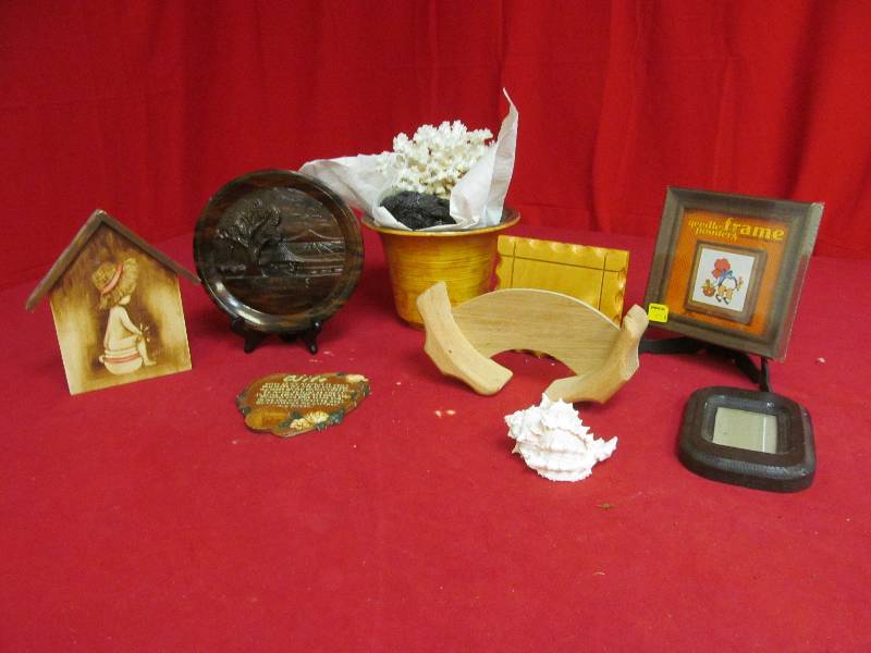 lot 85 image: frames, plate holders, seashells