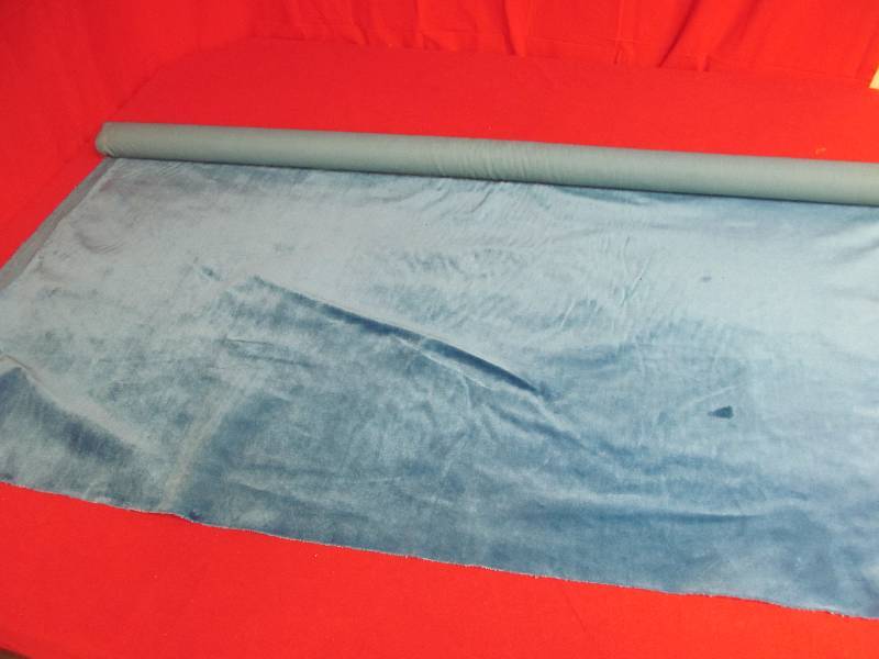 lot 97 image: velvet material