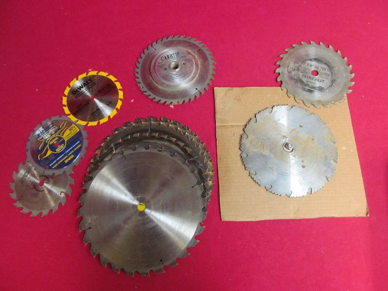 lot 112 image: Saw Blades