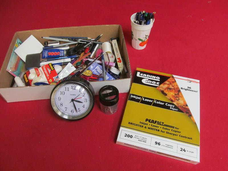 lot 113 image: office supplies