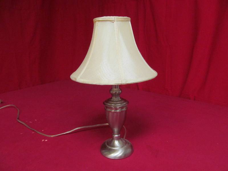 lot 134 image: Westing House table lamp