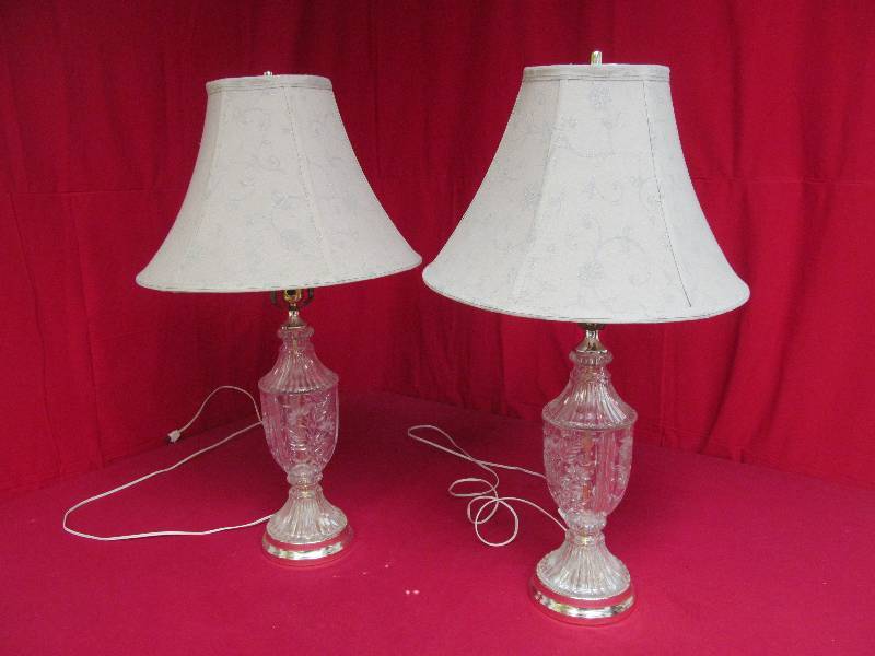 lot 135 image: table lamps