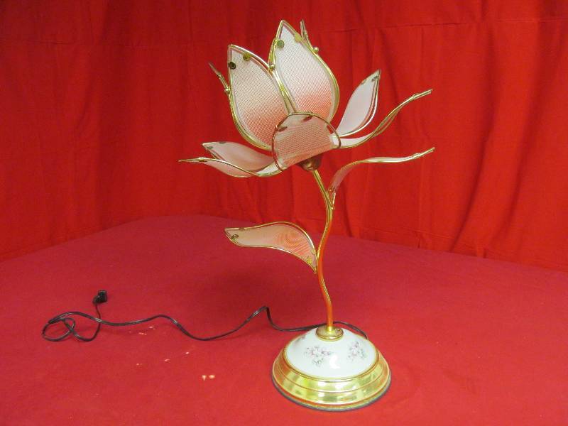 lot 136 image: touch table lamp