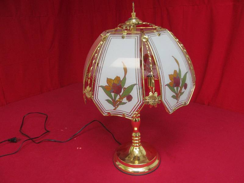 lot 138 image: touch table lamp