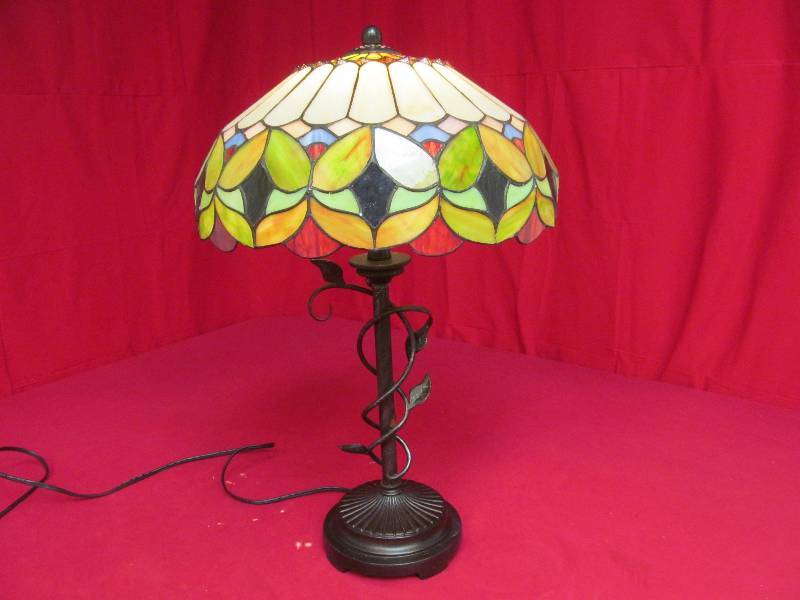 lot 139 image: table lamps