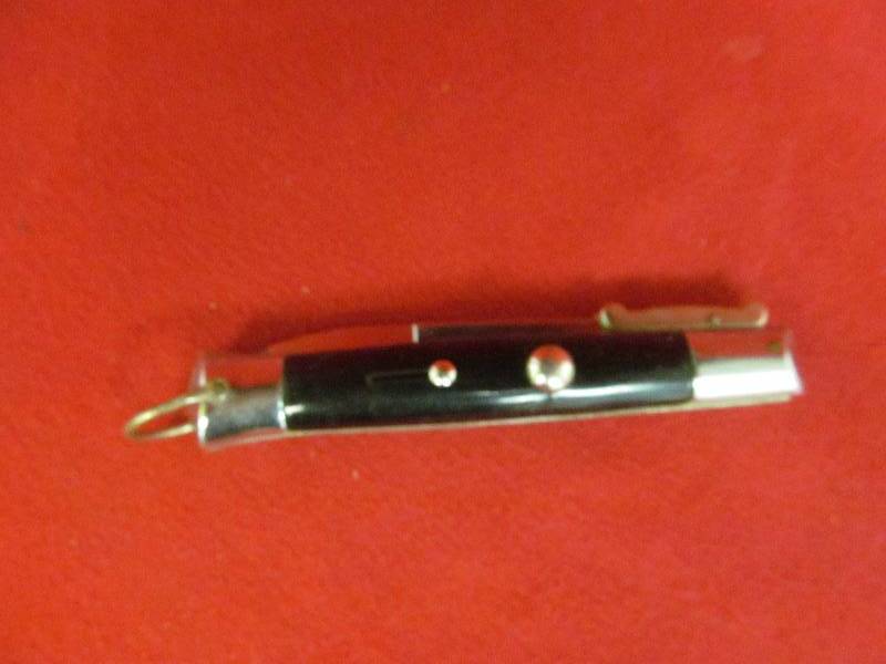 lot 152 image: knife