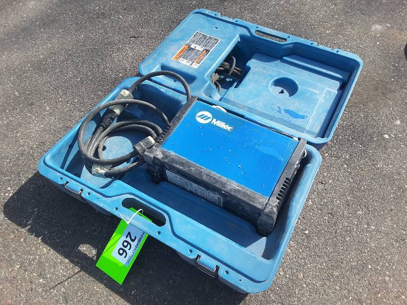 lot 266 image: Miller Maxstar 150 Portable StickTIG Welder with Case